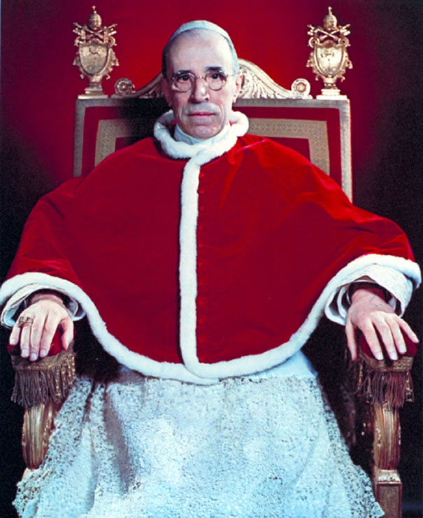 Formal portrait of Pope Pius XII in a red mozzetta